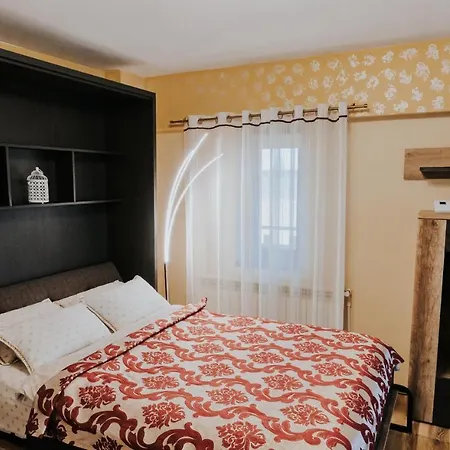 Carla'S Studio Central Palas, Airport Shuttle Iasi Exterior photo