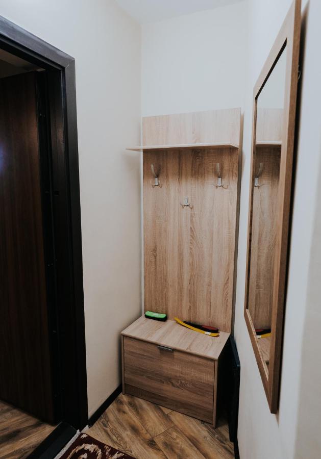Carla's Palas, Airport Shuttle Apartment